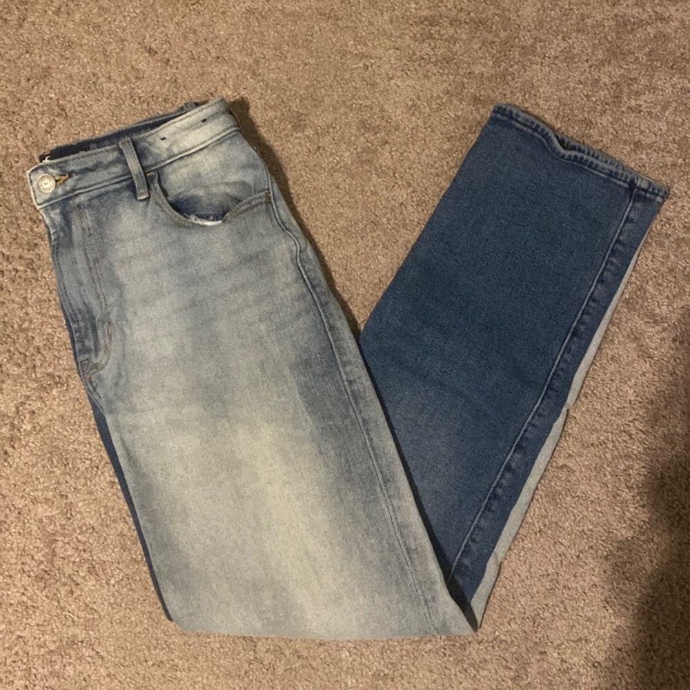 Hollister High-Rise Two-Toned Stacked Straight Jeans
